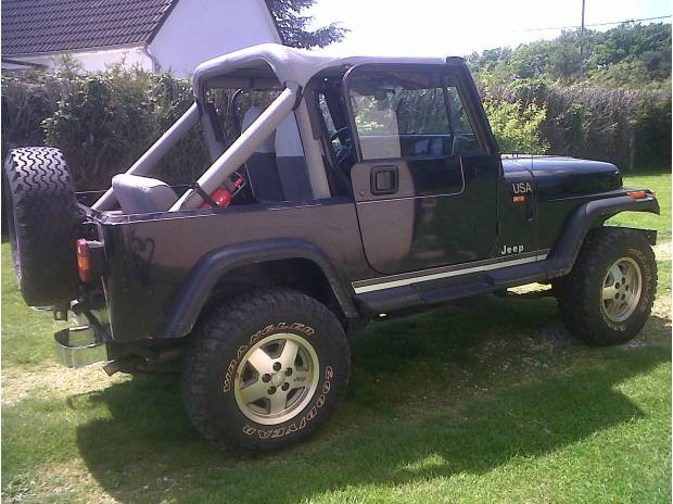 4X4 JEEP wrangler laredo 2.5