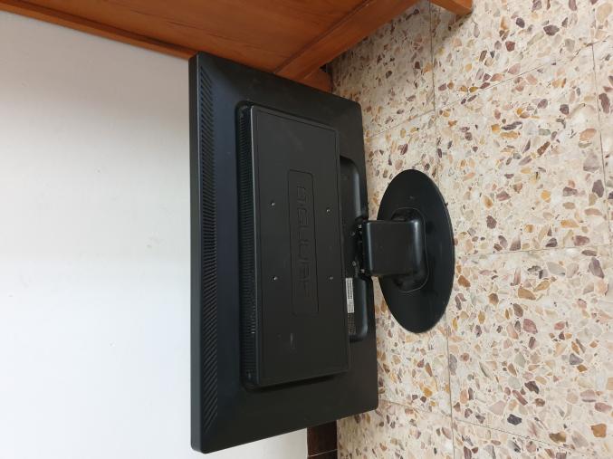 Ecran plat HANNS-G 21.5 POUCES