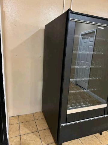 Vending machine 