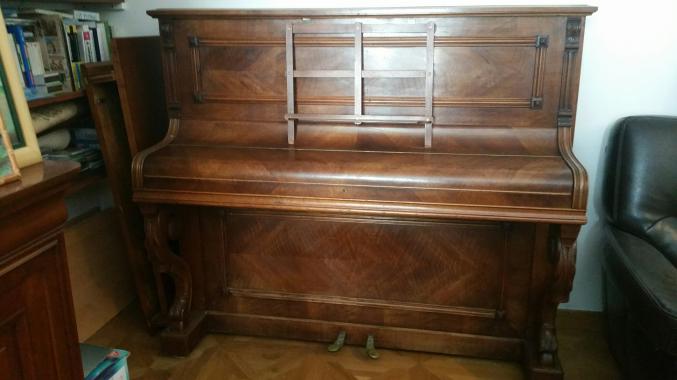 PIANO DROIT ANCIEN MERISIER marque BRU
