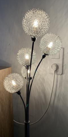 Vends lampe sur pied