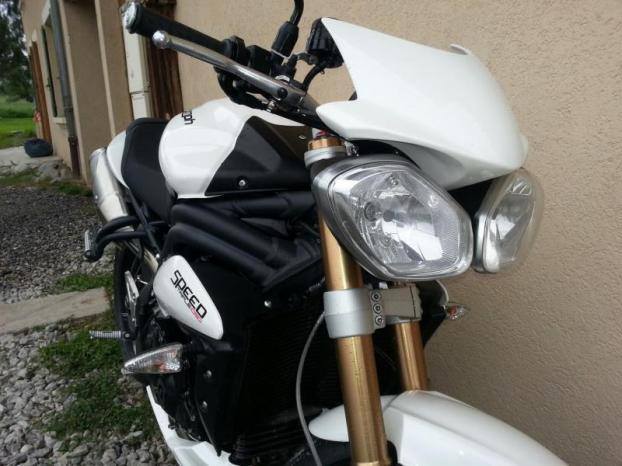 Triumph Speed Triple 1050 White Crystal