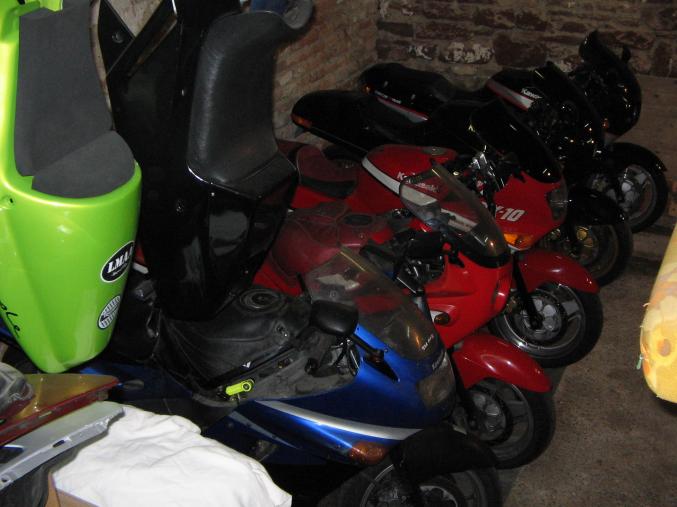 Tout pieces pour kawasaki zx10 tomcat