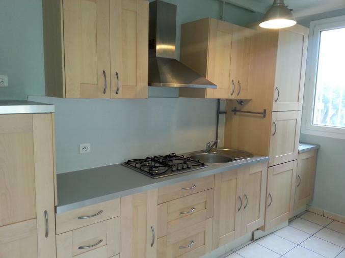 F2 atypique dans maison meulière