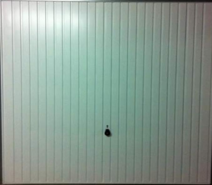 Box fermé  face à la gare de brétigny