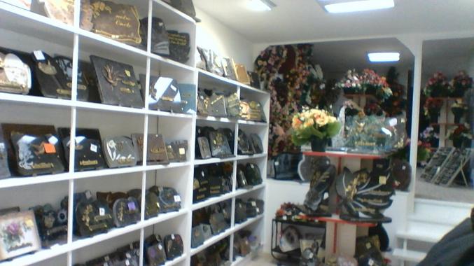 Fleurs et articles funeraires