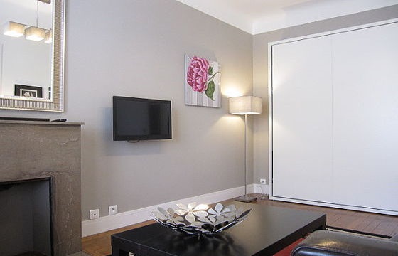 A louer studio meublé, renové, Bordeaux Nansouty