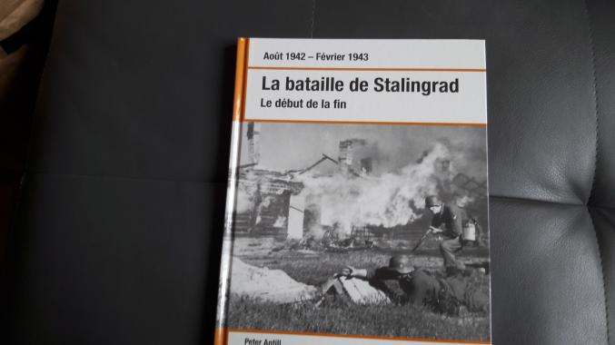 Lot de livres sur le domaine militaire
