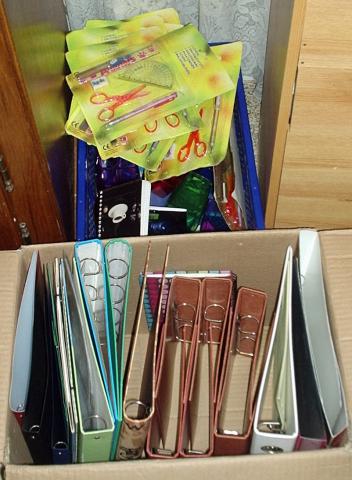 Lot librairie et scolaire en TBEG.