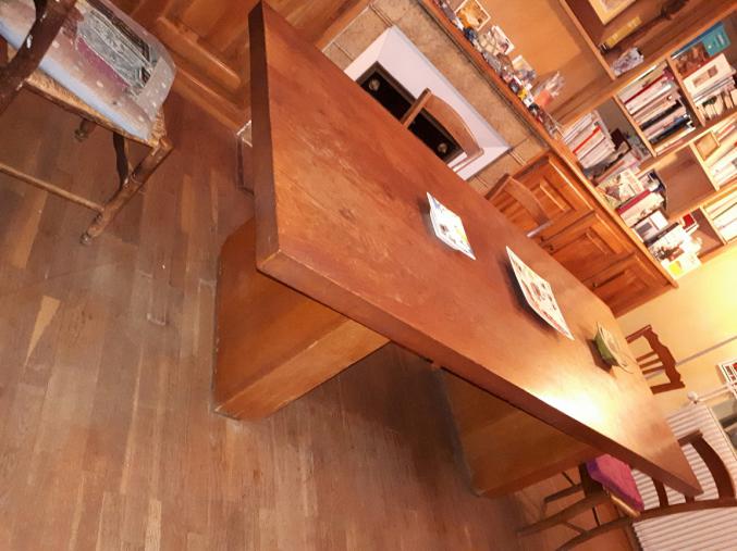 Table familiale en chêne ciré