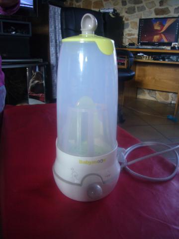 Chauffe biberon et petit pots neuf babymoov 