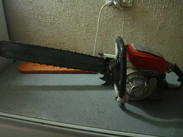 Grosse tronçonneuse