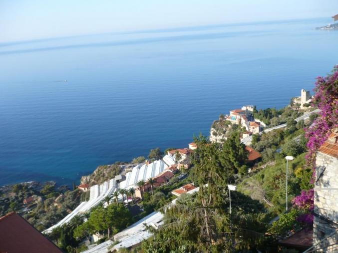 Appartement à louer à côté de Menton Côte-d'Azur - vue sur la mer