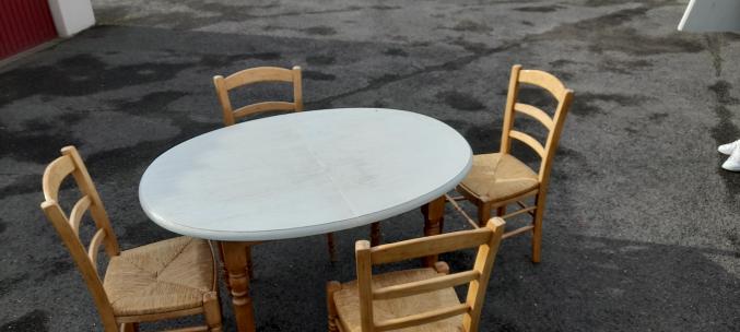 Table et chaises
