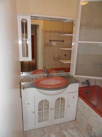 Bourges, F4 72m² (3 ch)  525€ résid. M. SEMBAT libre de suit