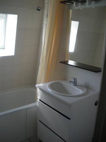 Loue T2 dans centre d'Avrillé