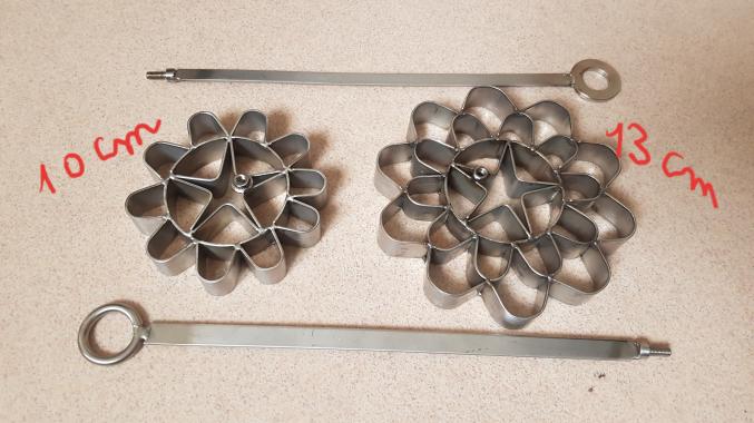 MOULE GÂTEAU FLEUR DE LOTUS 13 cm