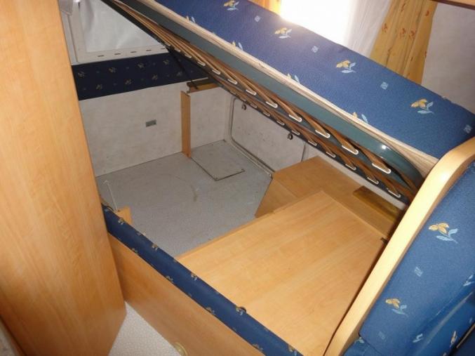 Don Camping car profilé Challenger 102 de mars 2002.