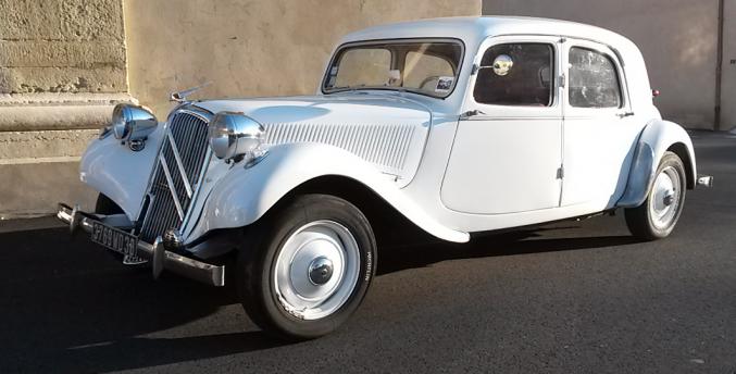 Une magnifique voiture ancienne pour votre mariage…