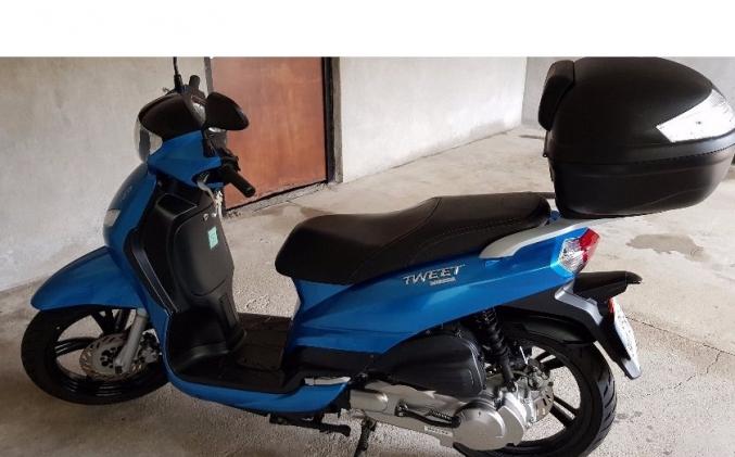 Scooter Peugeot Tweet 125cc état neuf