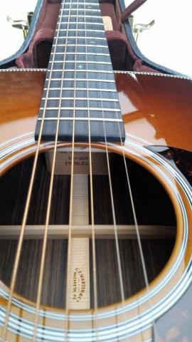 VENDS MARTIN HD-28V COMME NEUVE