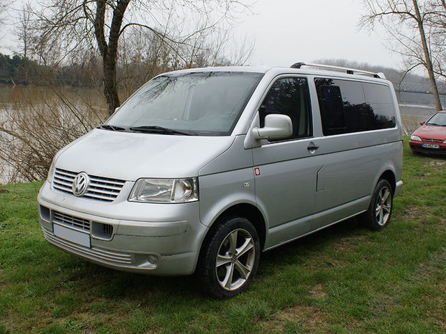 Volkswagen Transporter combi court 2.5 tdi 130