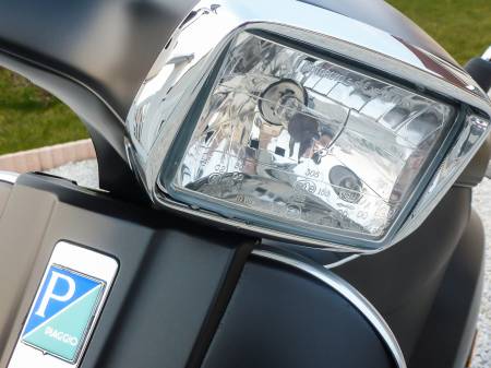Piaggio Vespa S Sport + casque