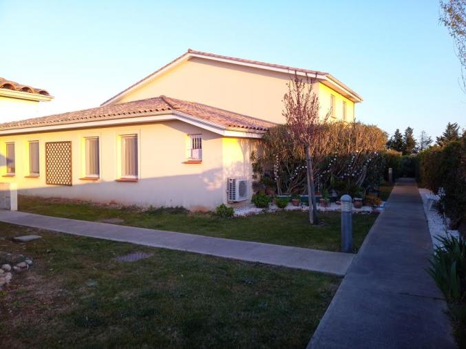 Jolie maison dans résidence sénioriales