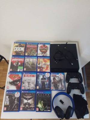 PS4 500 Gb HD état neuf + 13 jeux