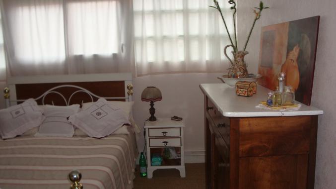 Maison + 2 aparts. + dépendence