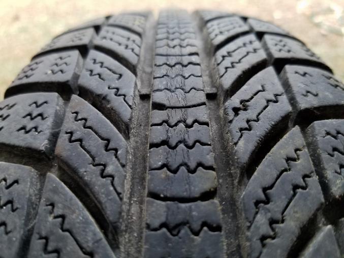 4 roues avec pneus neige pour twingo 1