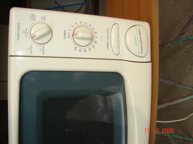 Vend Four micro-onde