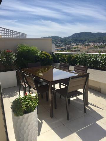 Table jardin plateau verre avec 6 chaises en textilene