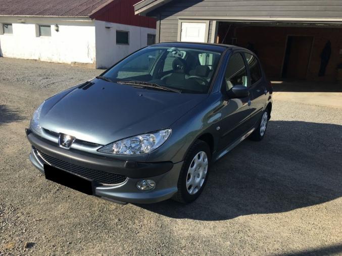 Peugeot 206 1,4 XS Line en bon etat.