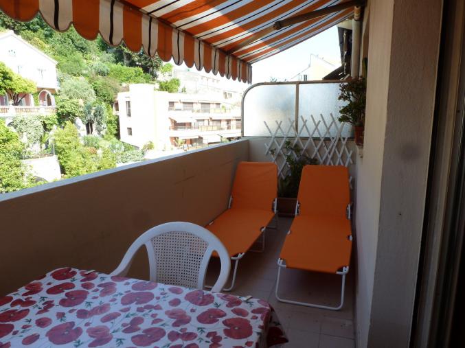 Agrable studio à Menton. 10mn à pied des plages. Terrasse