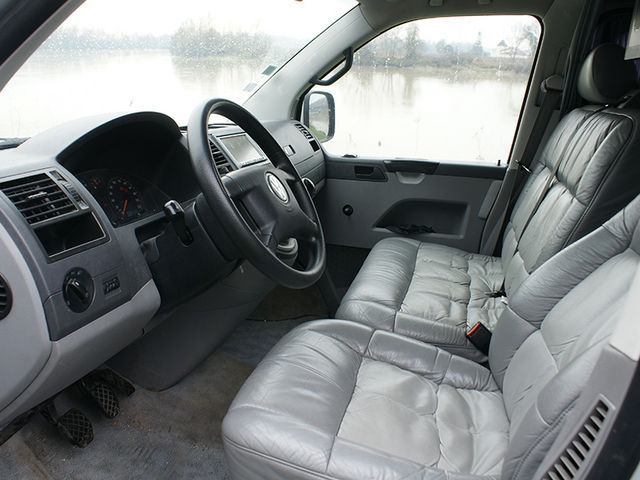 Volkswagen Transporter combi court 2.5 tdi 130