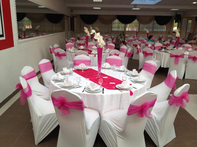 Ervice traiteur déco et location du vaisselle et tron