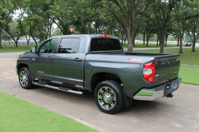 Toyota Tundra TUNDRA CREWMAX 5.7L PLATINUM 4X4