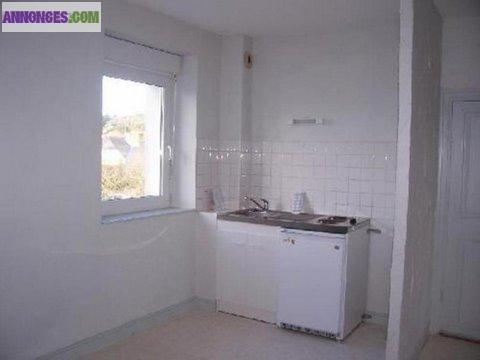 A LOUER STUDIO proche Centre Ville et Lycees