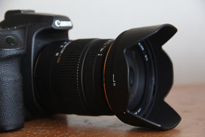 Sigma 17-50 mm pour Canon+pare-soleil+housse+garantie