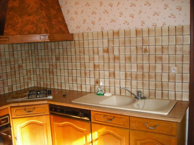 Maison à louer sur terrain clos de 1350 M2 avec garage accolé.