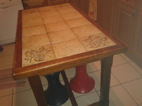 Table de cuisine carrelée