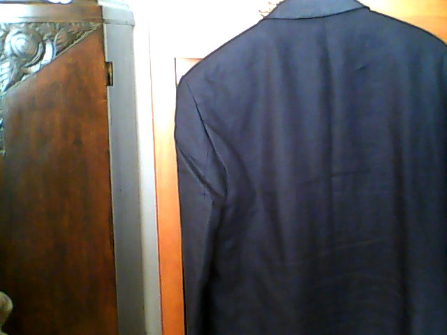 TROIS VESTES EN LAINE ET CACHEMIRE