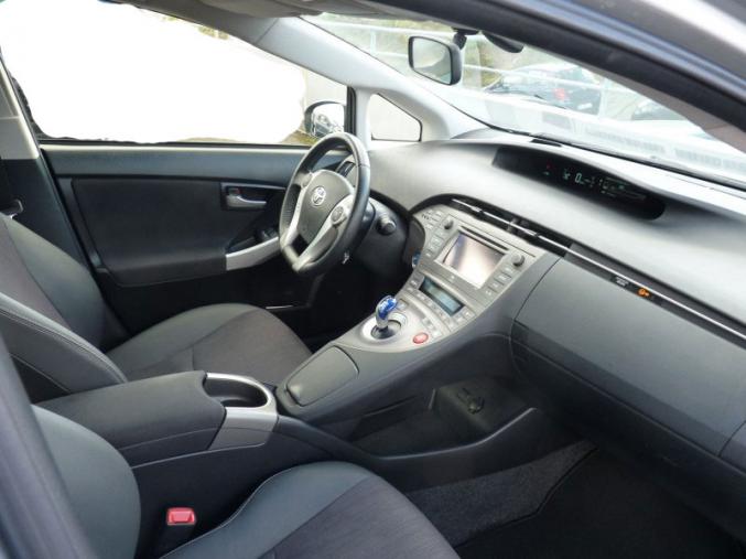 Toyota prius III 136h dynamic17