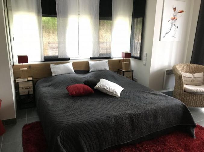  APPARTEMENT AU CENTRE VILLE DE ST RAPHAEL AU CALME