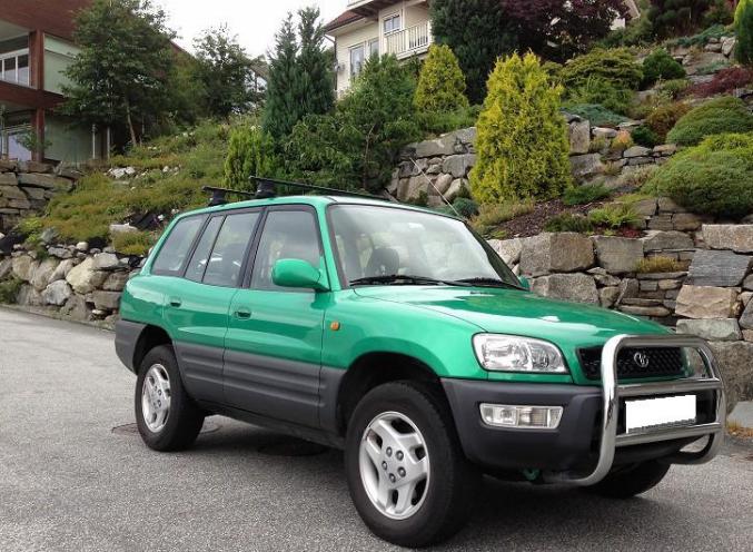 Toyota RAV4 2 l 2000, 122000 km .