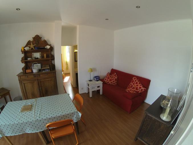 APARTEMENENT AVEC TERRASSE PROCHE PLAGE