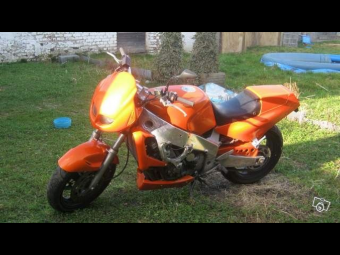 YAMAHA 1000 fzr exup