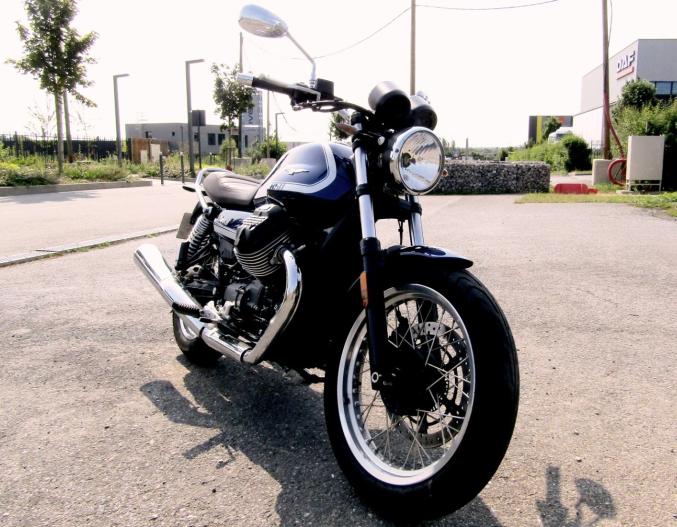 Guzzi V7 850 Spécial