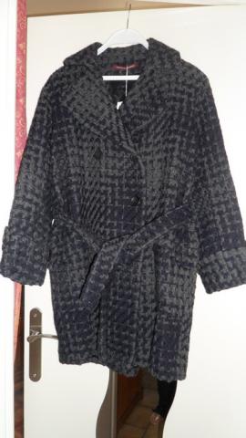 A SAISIR MANTEAU EN LAINE NEUF COMPTOIR DES COTONNIERS